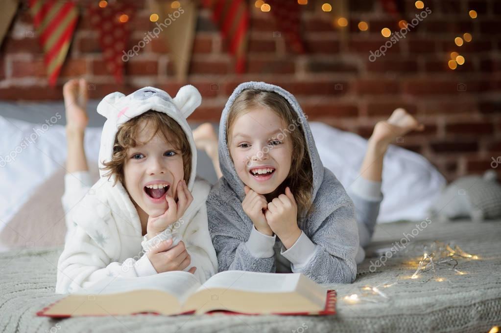 depositphotos 129957280 stock photo two children brother and sister