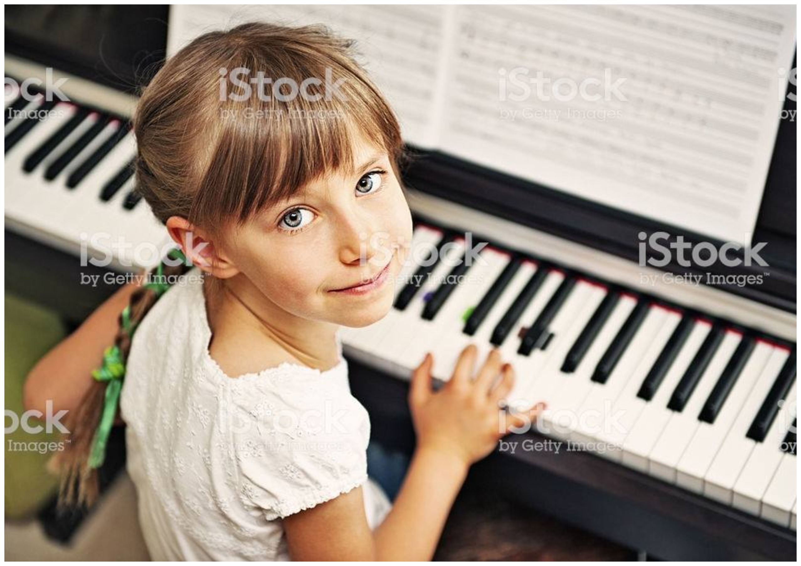 Девочка на пианино